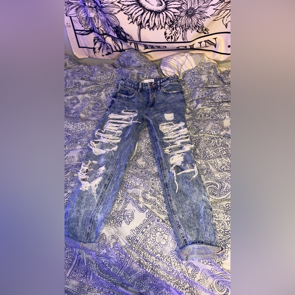 ripped mom jeans
